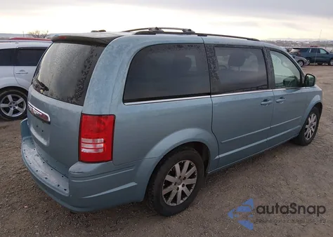 2008 Chrysler Town & Country Touring from USA, damaged, VIN 2A8HR54PX8R651658
